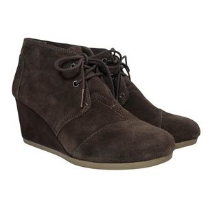 TOMS Lace Up Desert Wedge Ankle Boots / Booties Brown Suede Leather